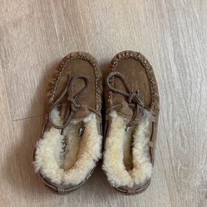 UGG Suede Moccasins Youth sz 13